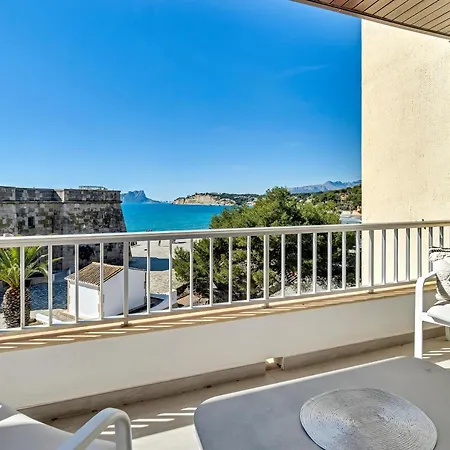 Vista Castillo - By Aldertons Moraira
