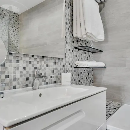 Vista Castillo - By Aldertons Apartment *